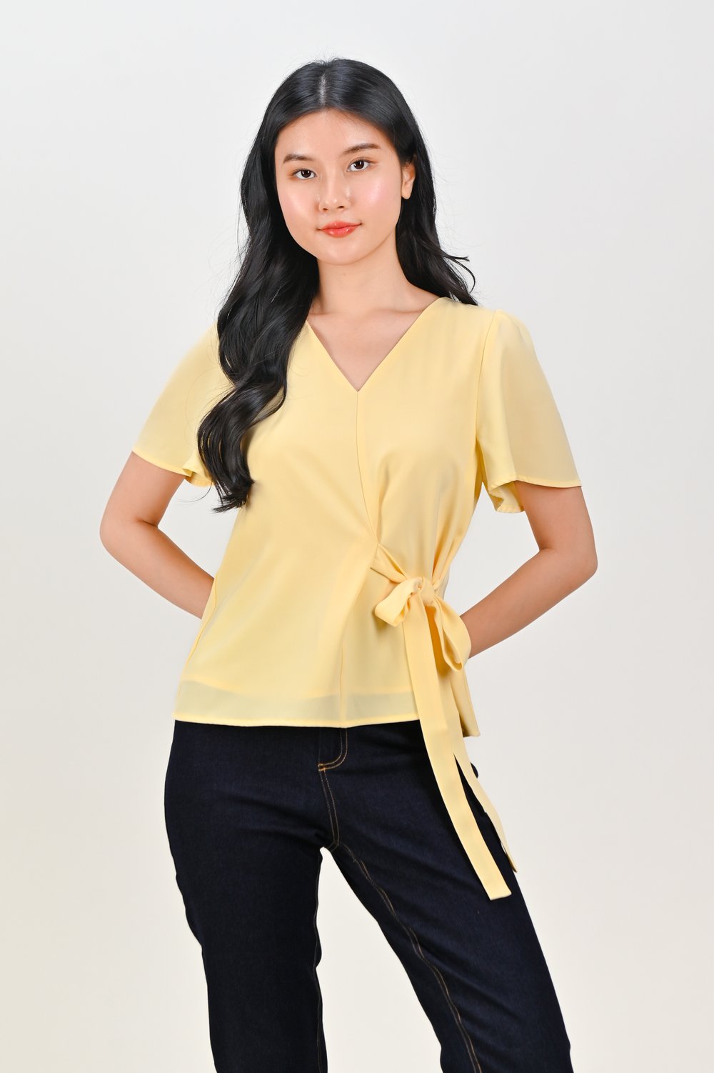 DEXIE SLEEVED TIE-SASH TOP IN YELLOW