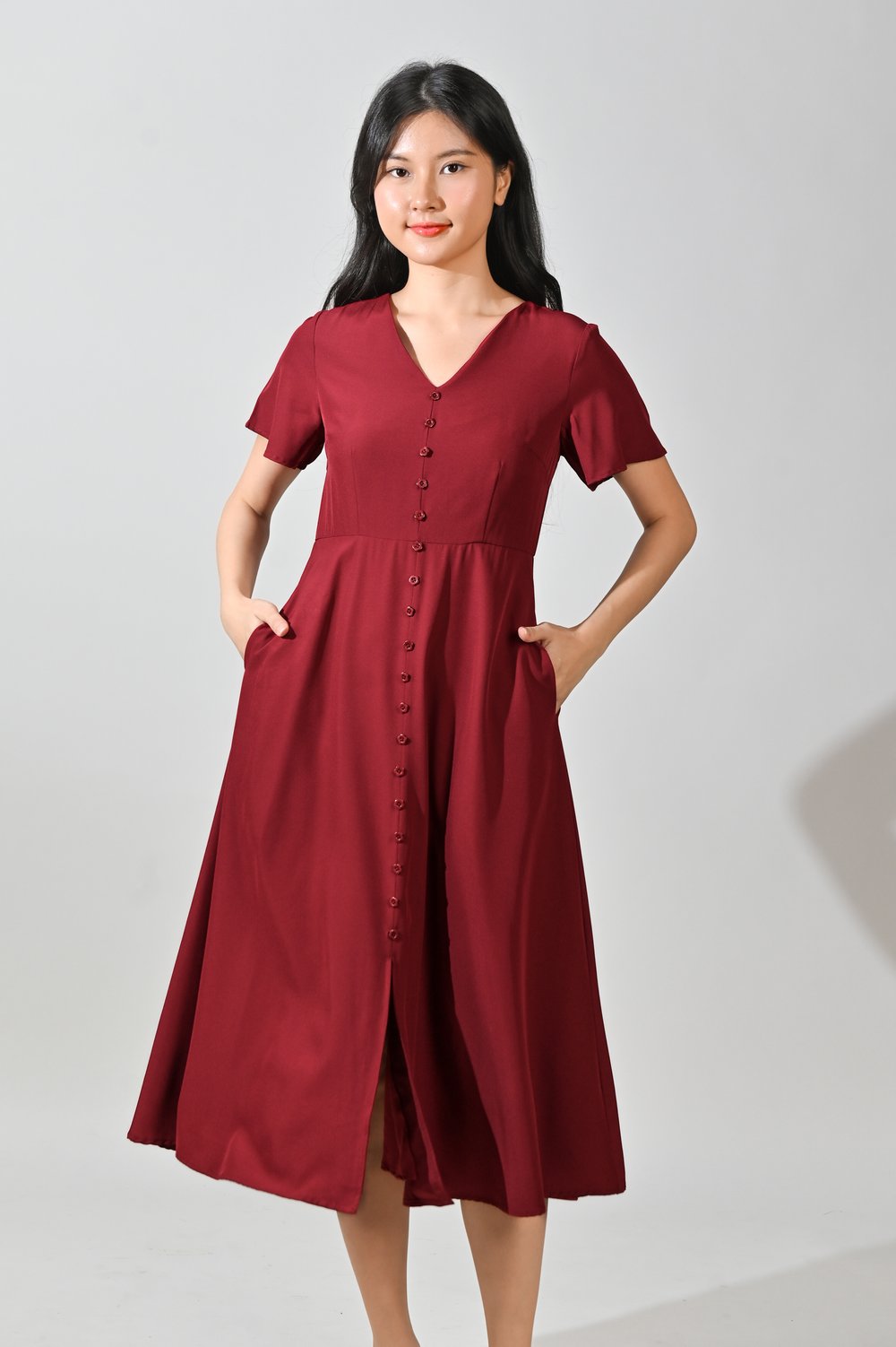 AYAME SLEEVED FLOWER-BUTTON MIDI DRESS IN RED