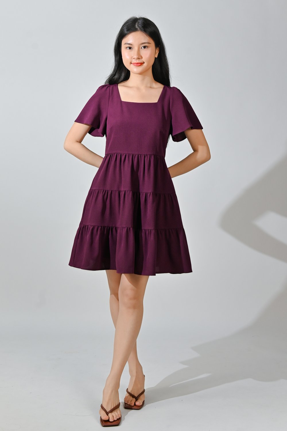 BIEL SQUARE-NECK BABYDOLL DRESS IN MAROON