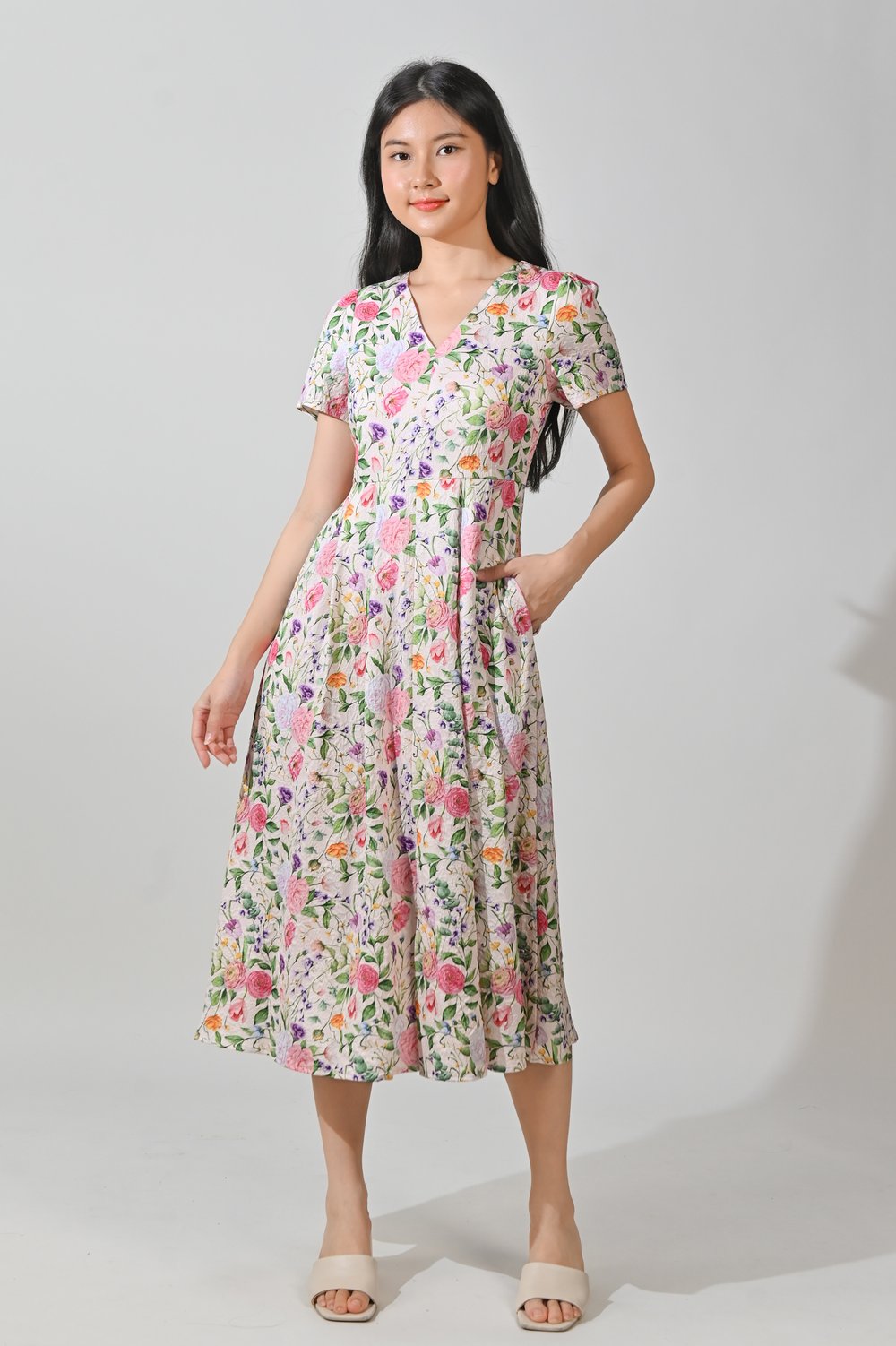 KENYE EMBOSSED SLEEVED DRESS IN PINK FLORALS