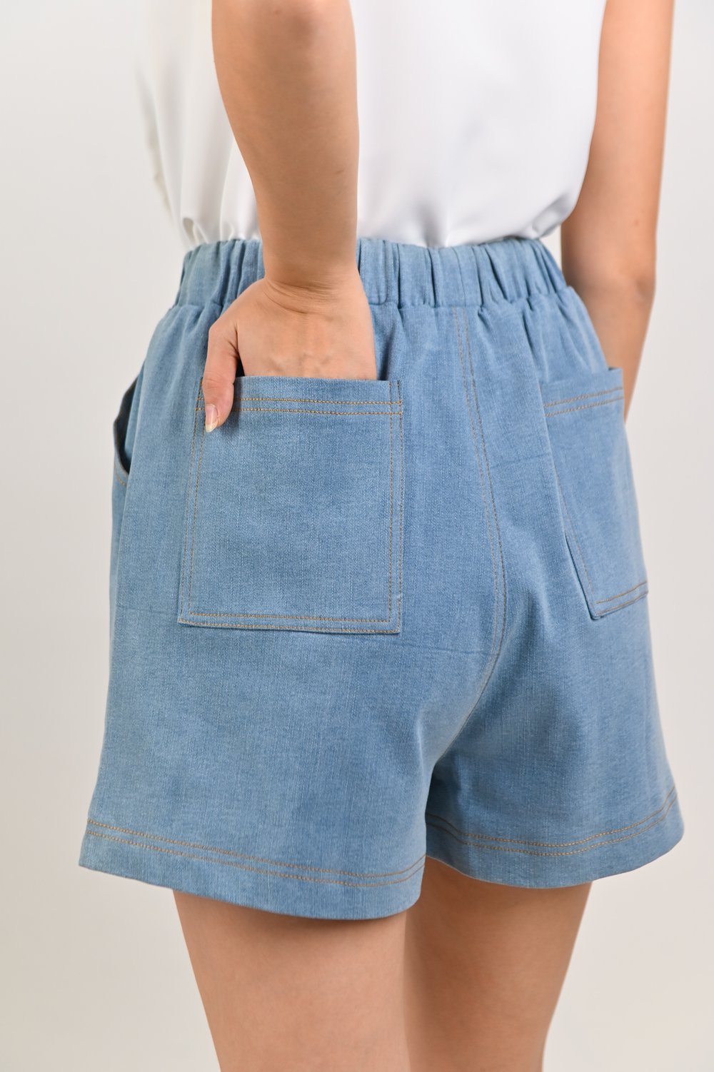 ZORANA ELASTIC-WAIST SHORTS IN LIGHT DENIM