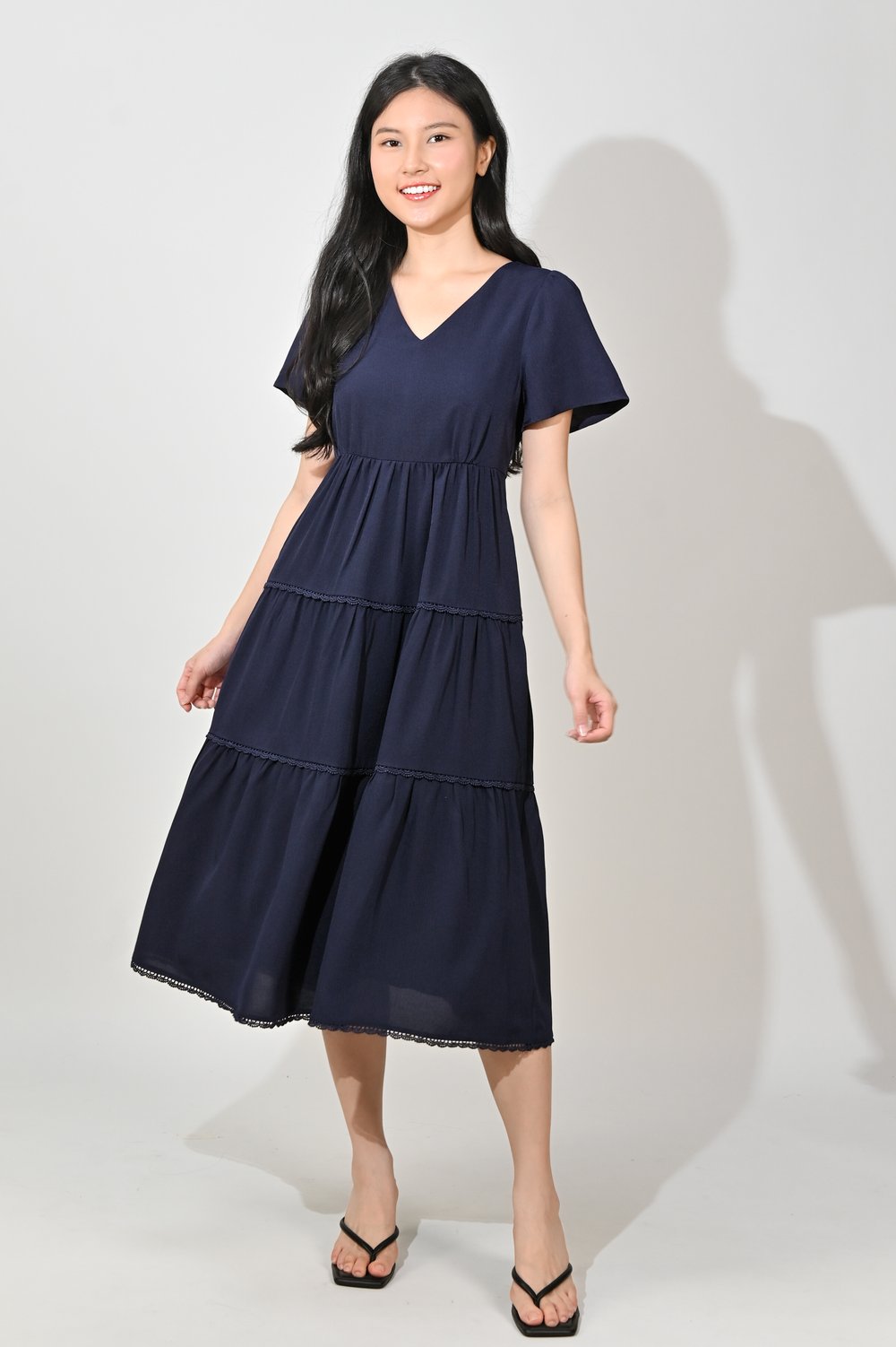 NAKO V-NECK SLEEVED TIERED DRESS IN NAVY