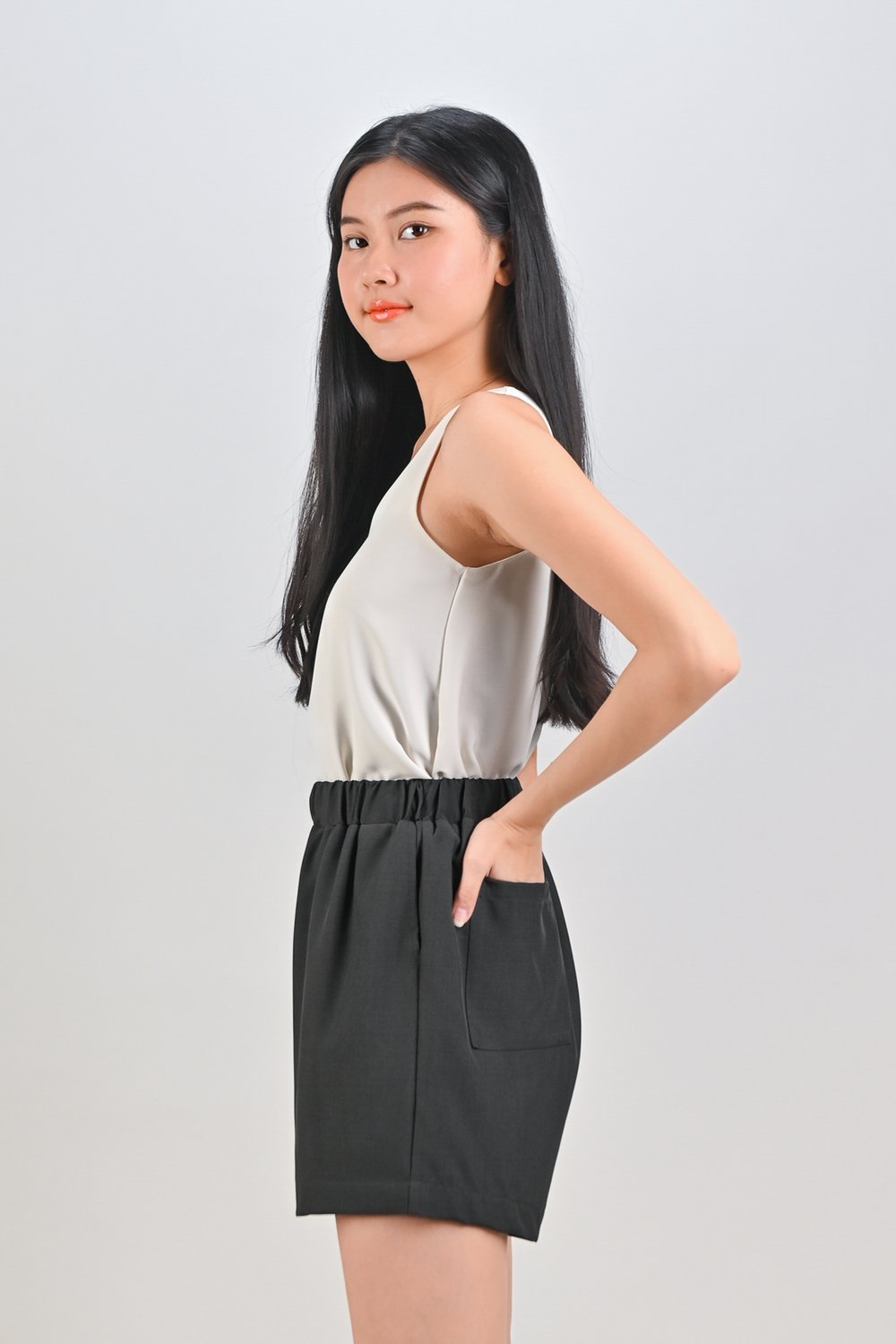ZENYA ELASTIC-WAIST SHORTS IN GUNMETAL