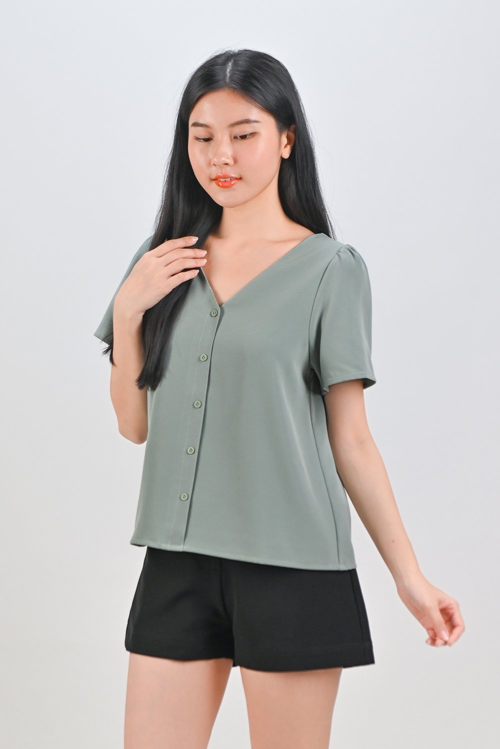 ASHA SLEEVED BUTTON TOP IN LIGHT GREEN