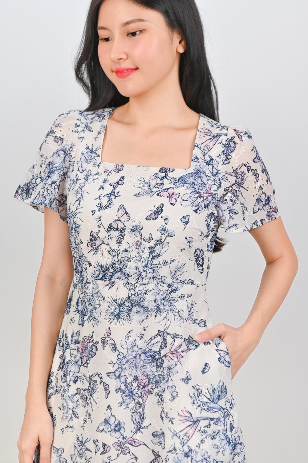 MOXIE BUTTERFLY SLEEVED MIDI DRESS IN BLUE