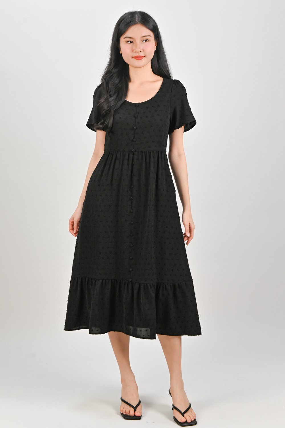 EVIENNE DOTTY SCOOP-NECK SLEEVED DRESS IN BLACK