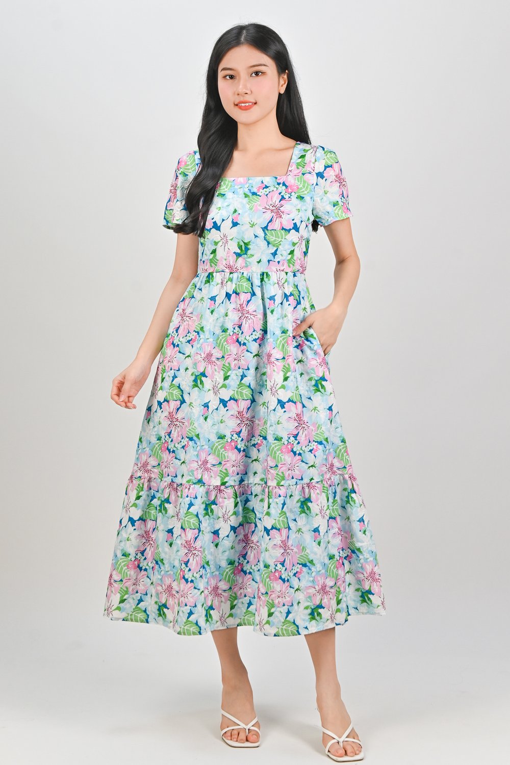 ESTRA FLORAL SQUARE-NECK SLEEVED DRESS IN BLUE