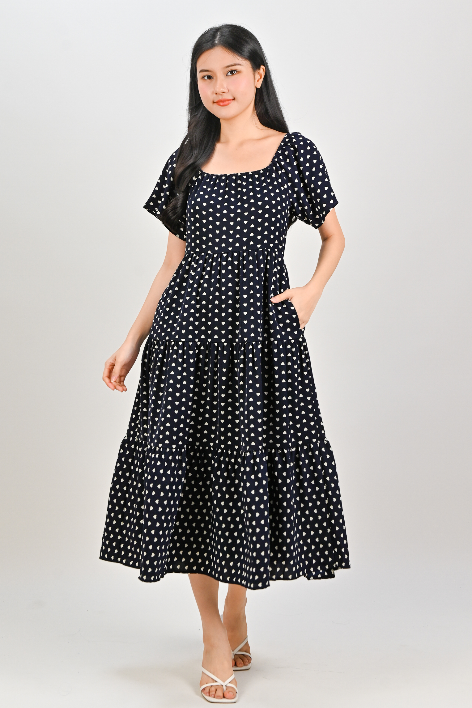 NABI SCOOP-NECK TIERED DRESS IN NAVY HEARTS