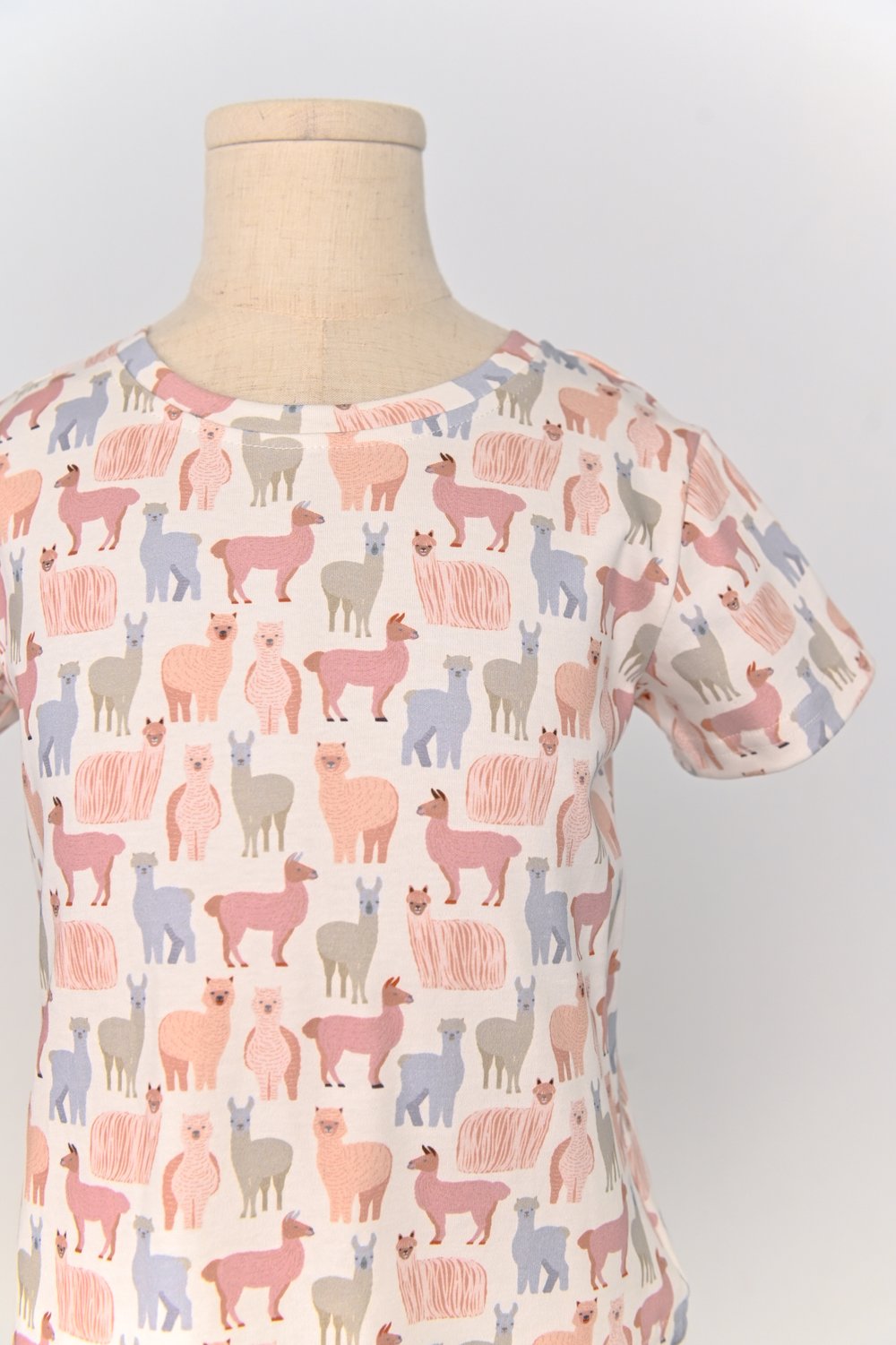 PASTEL LLAMA PRINTED KIDS’ TEE