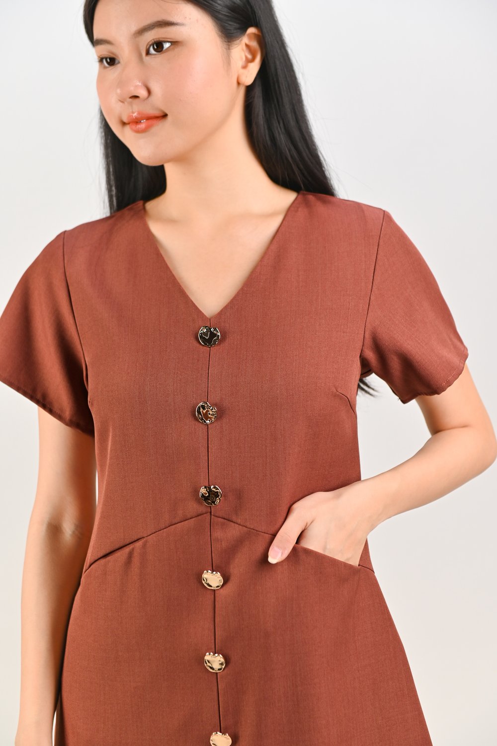 TILLY GOLD-BUTTON DRESS IN CHESTNUT
