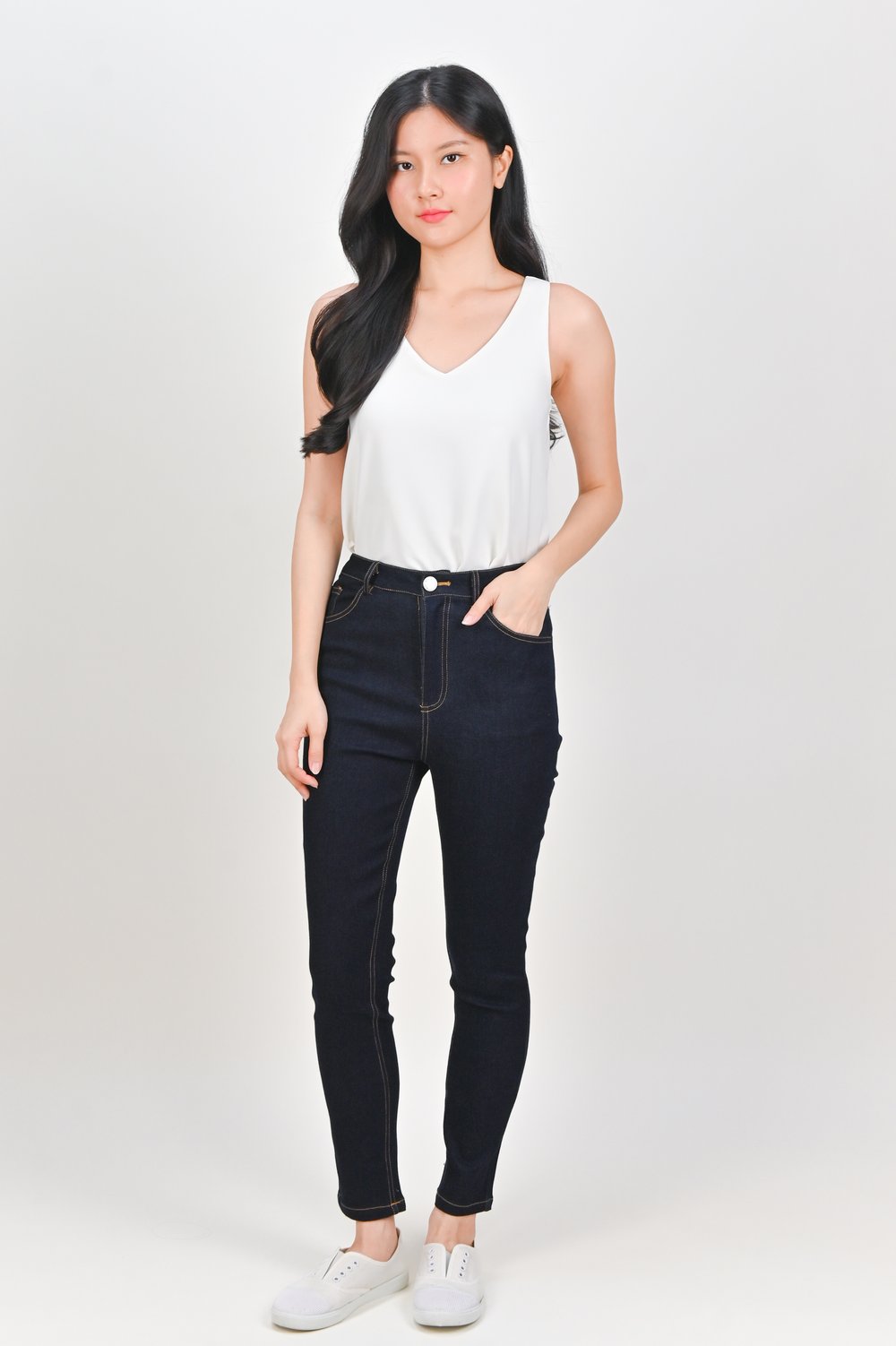 ZAMARA SLIM JEANS IN DARK DENIM