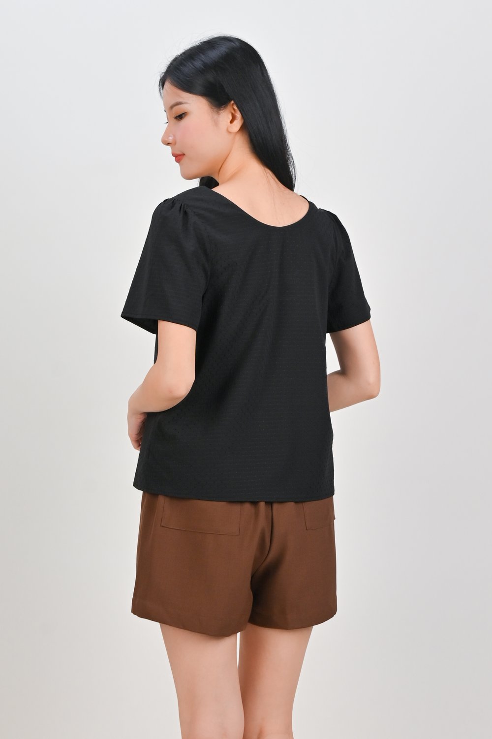 CIELA DOTTY SLEEVED TOP IN BLACK