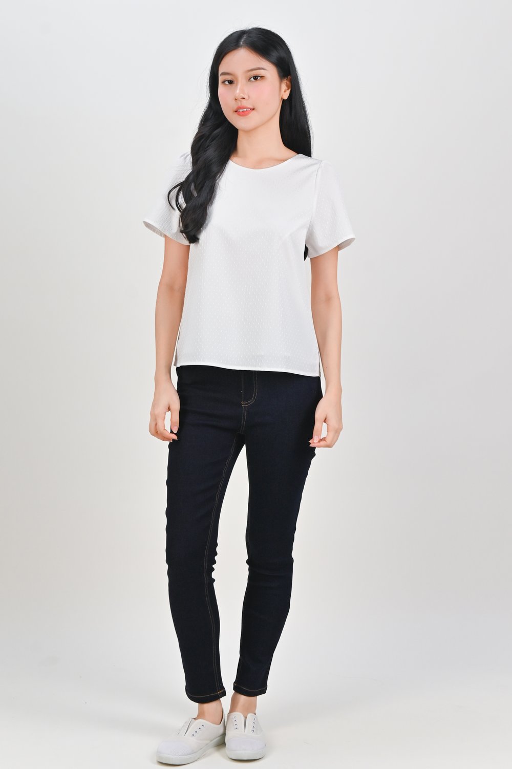 CIELA DOTTY SLEEVED TOP IN WHITE