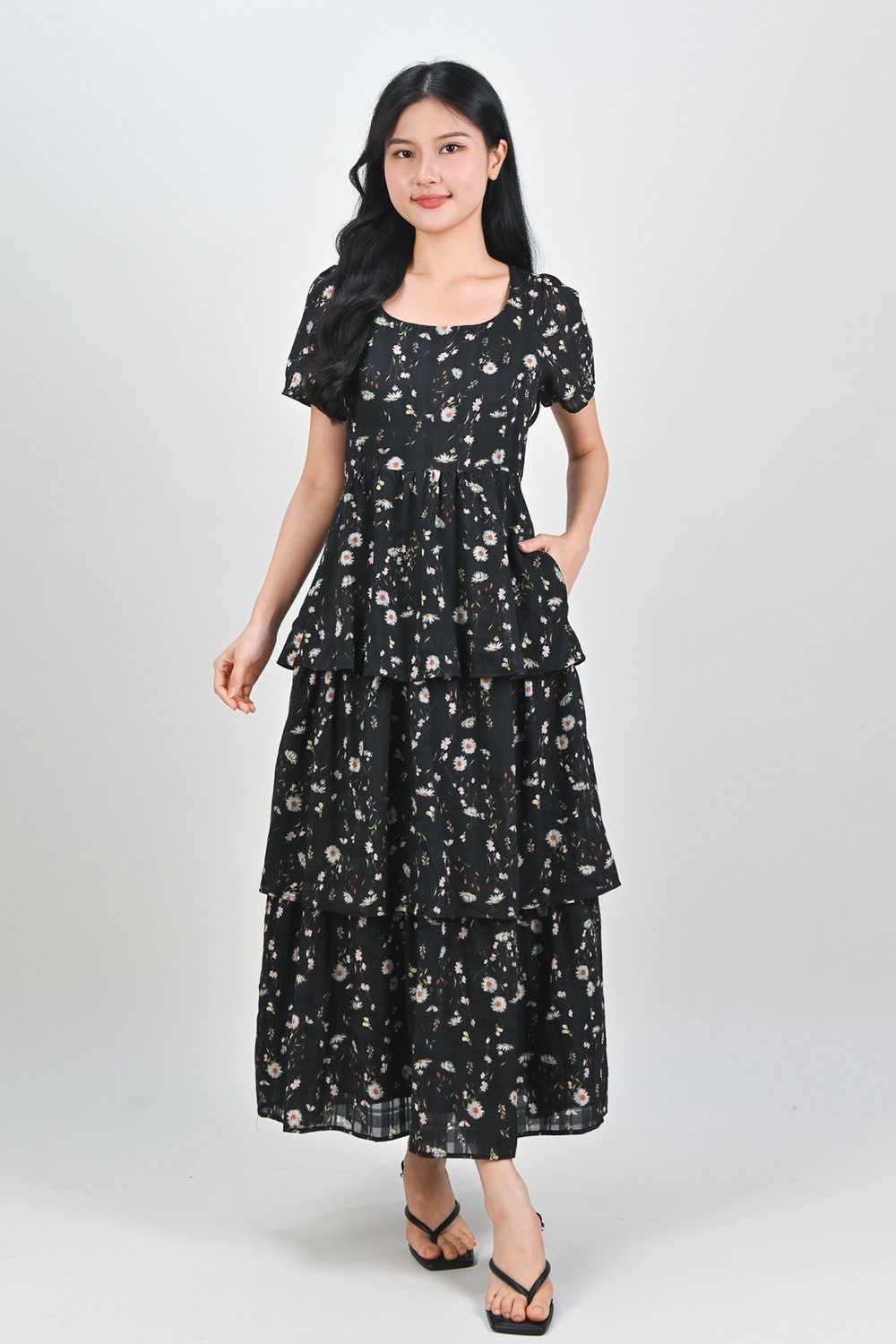 AUREN FLORAL SLEEVED TIERED DRESS IN BLACK
