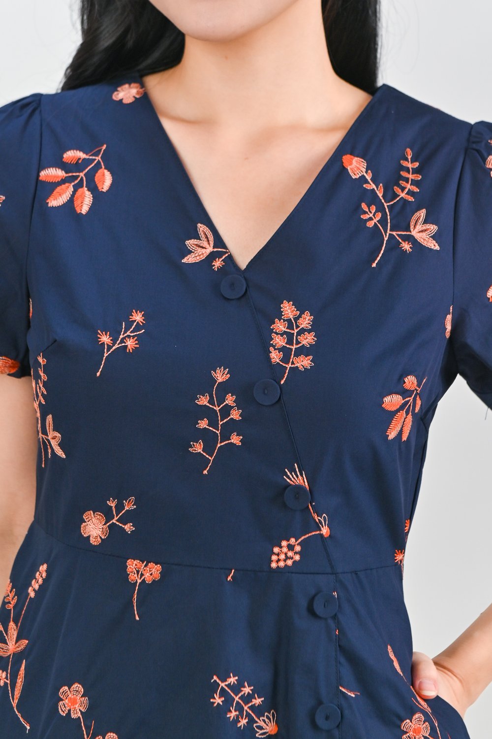 SOLSTICE NAVY EMBROIDERED SLEEVED MIDI DRESS