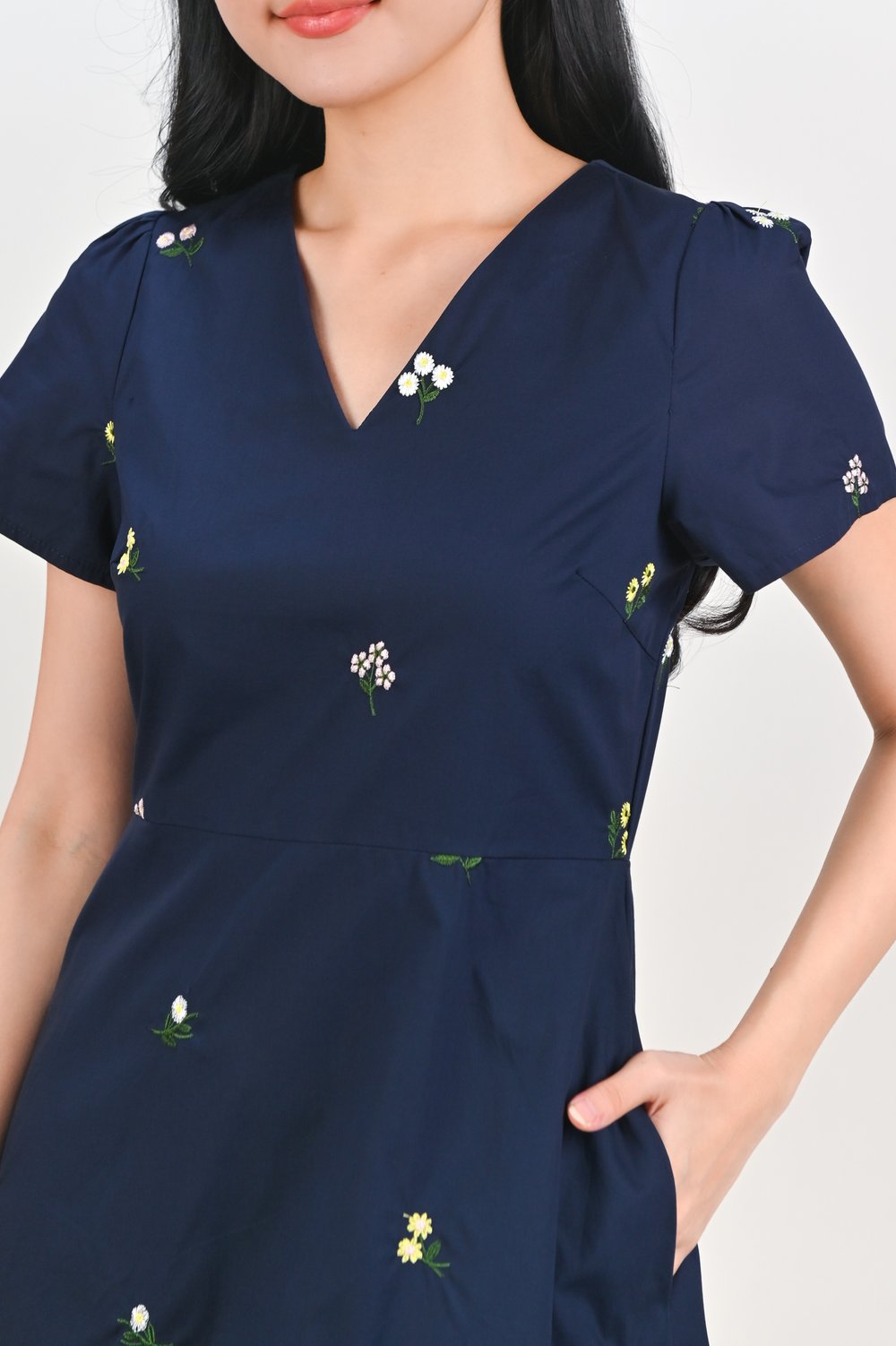 LINARA NAVY EMBROIDERED SLEEVED MIDI DRESS