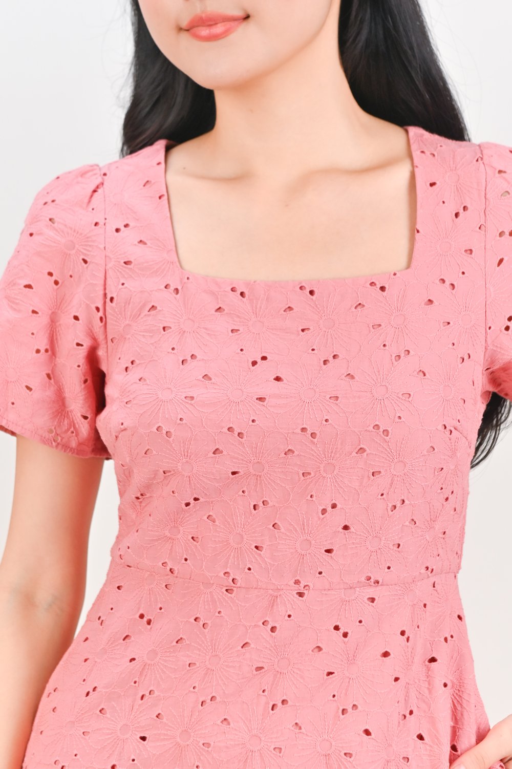 YINDI EYELET SQUARE-NECK SLEEVED MIDI DRESS IN SALMON