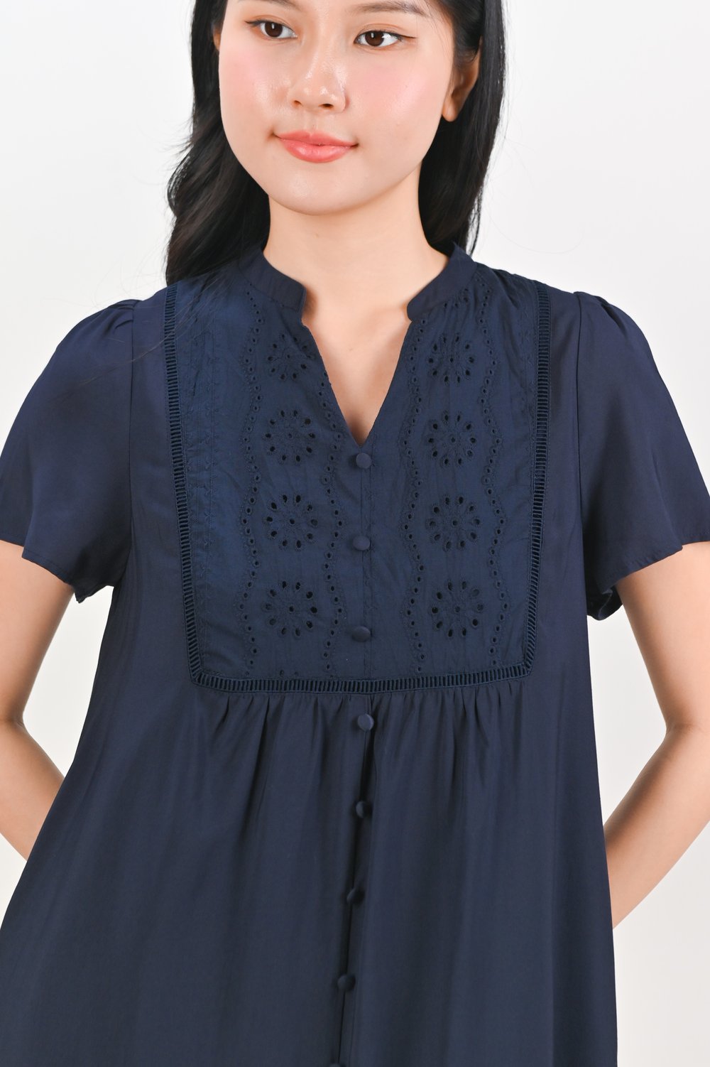 MIREYA EYELET-INSERT SLEEVED DRESS IN NAVY