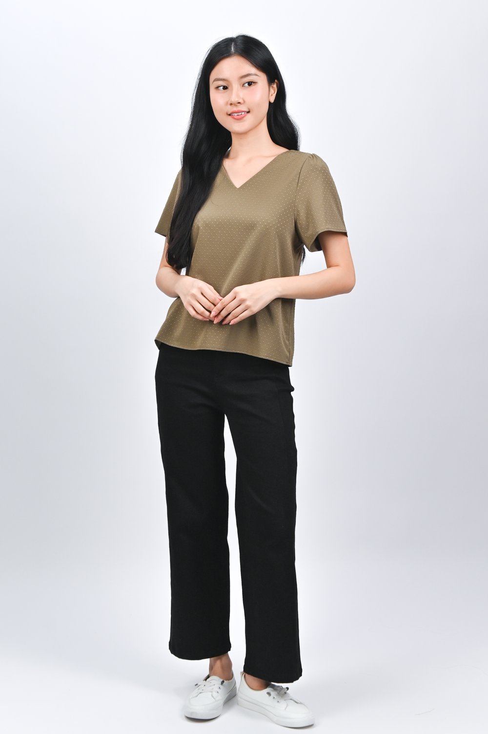 CIELA DOTTY SLEEVED TOP IN MATCHA