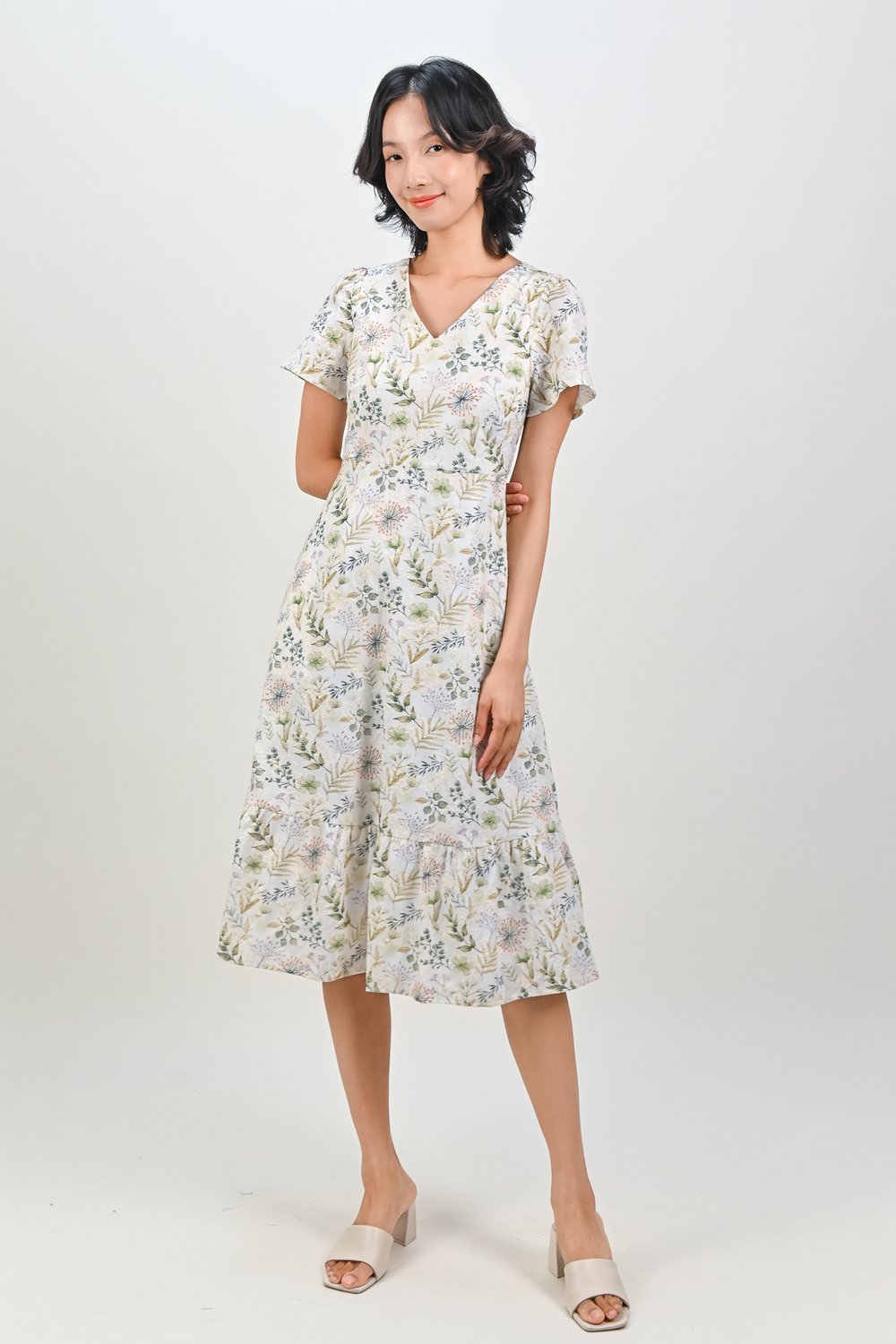 ORIELLE EMB. FLORAL V-NECK SLEEVED DRESS