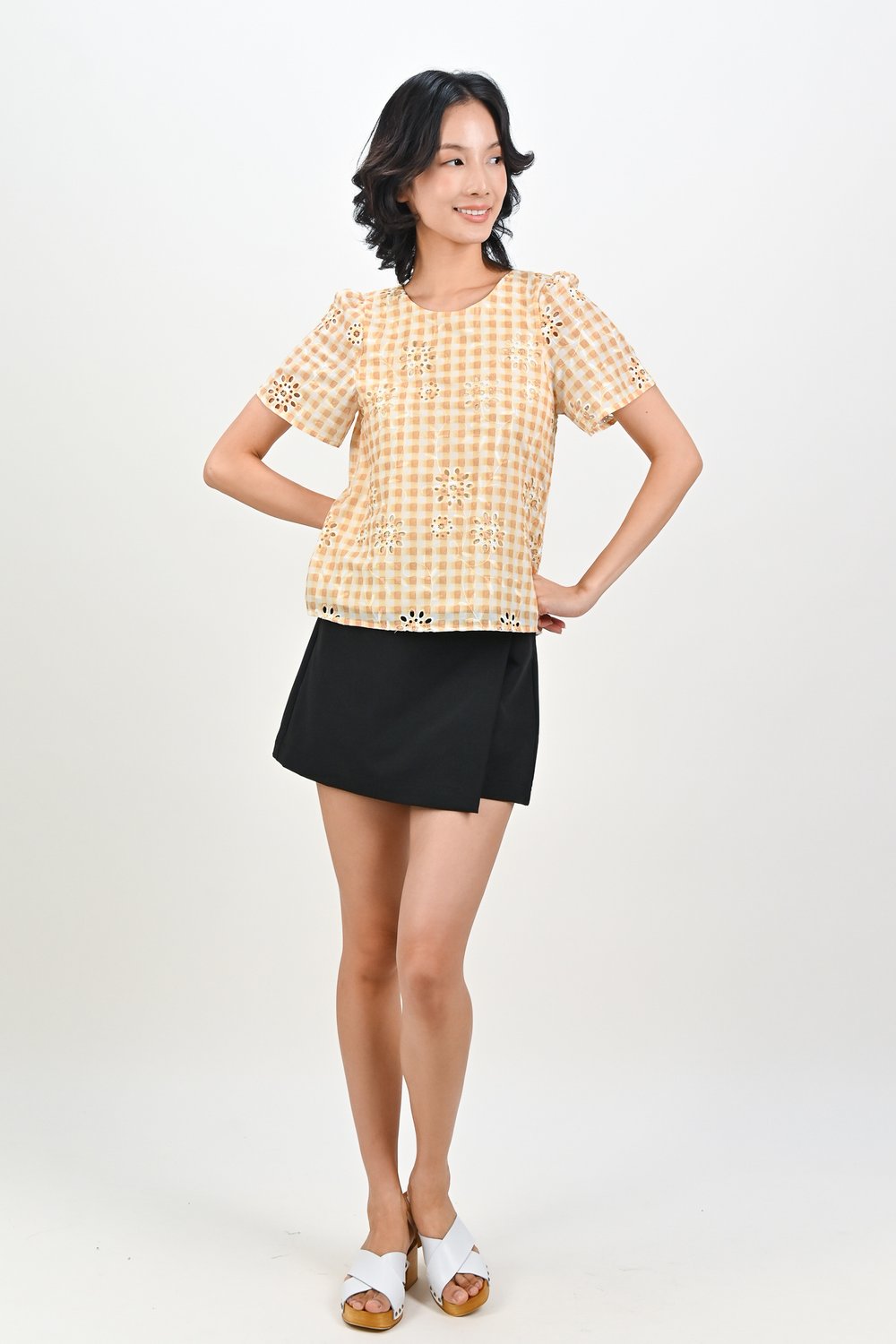ORELIA GINGHAM EYELET SLEEVED TOP IN YELLOW