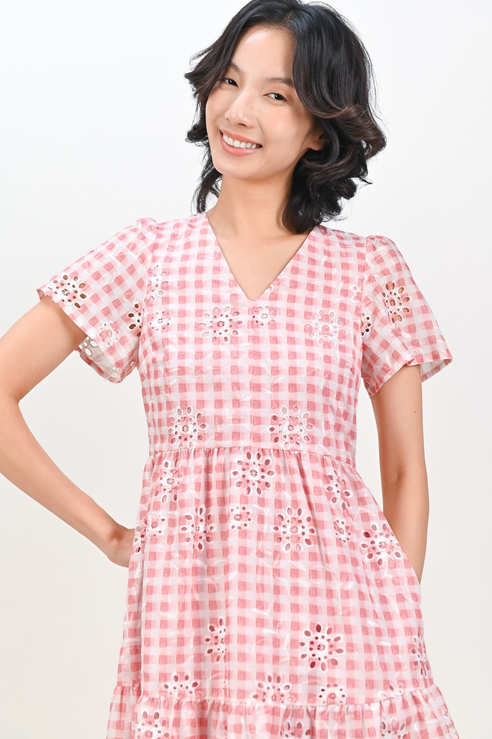 MAVELLE GINGHAM EYELET SLEEVED FLOUNCE DRESS IN PINK