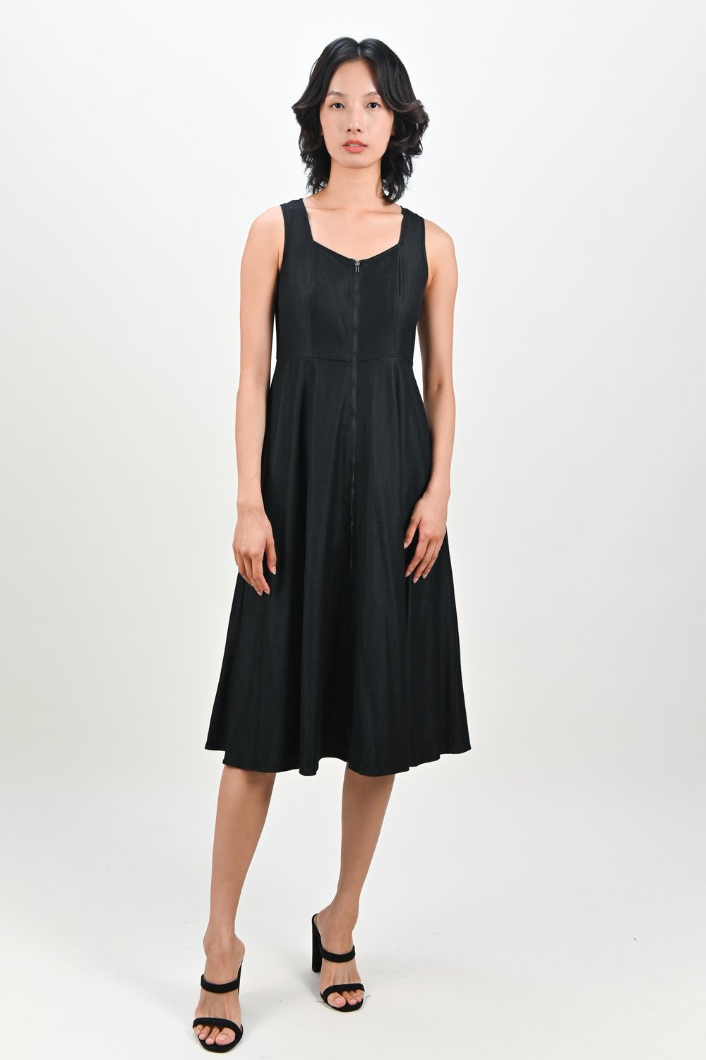 EVANGELYS DENIM-LOOK ZIPPER DRESS IN GUNMETAL