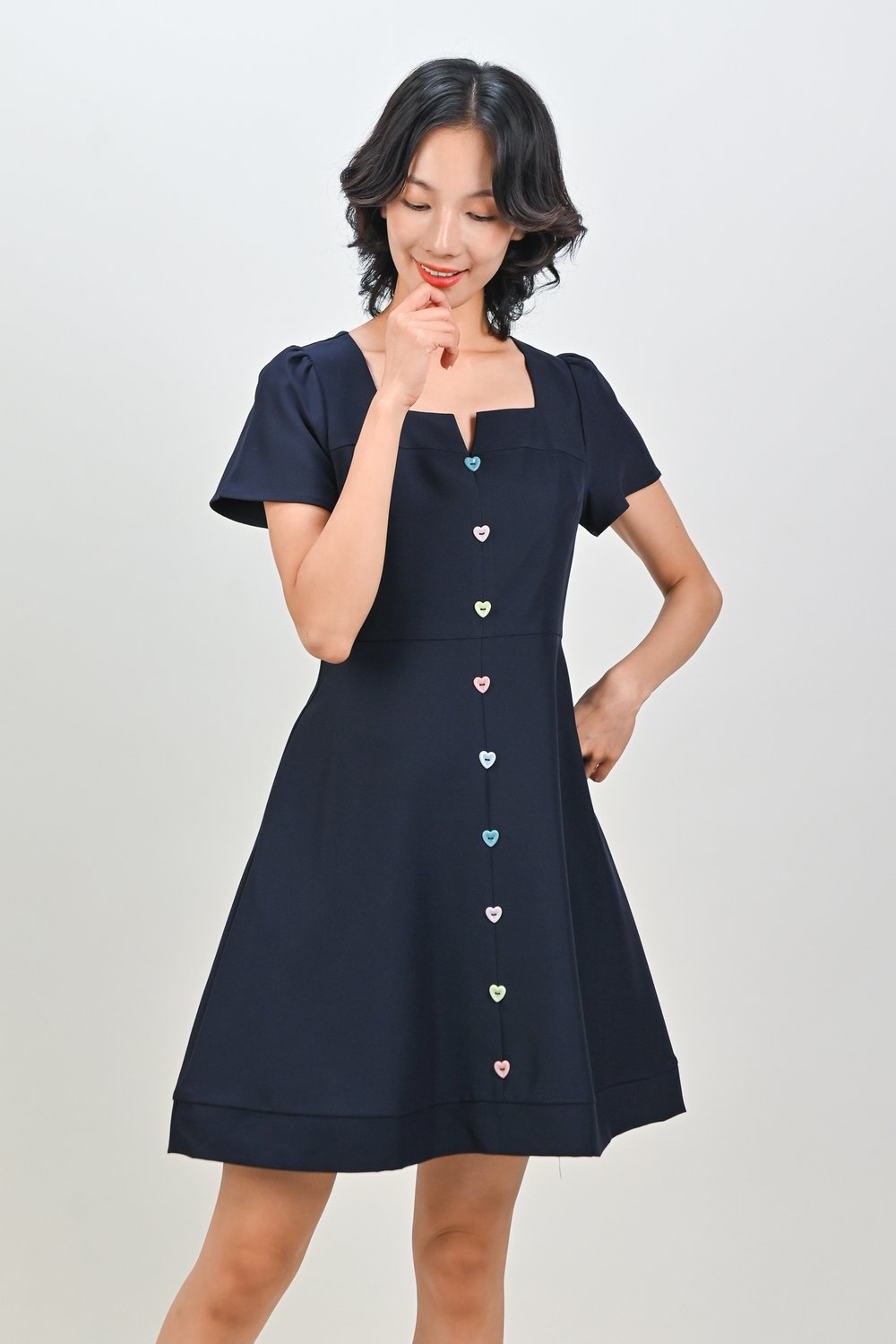 SHINZO HEART-BUTTON SLEEVED DRESS IN NAVY