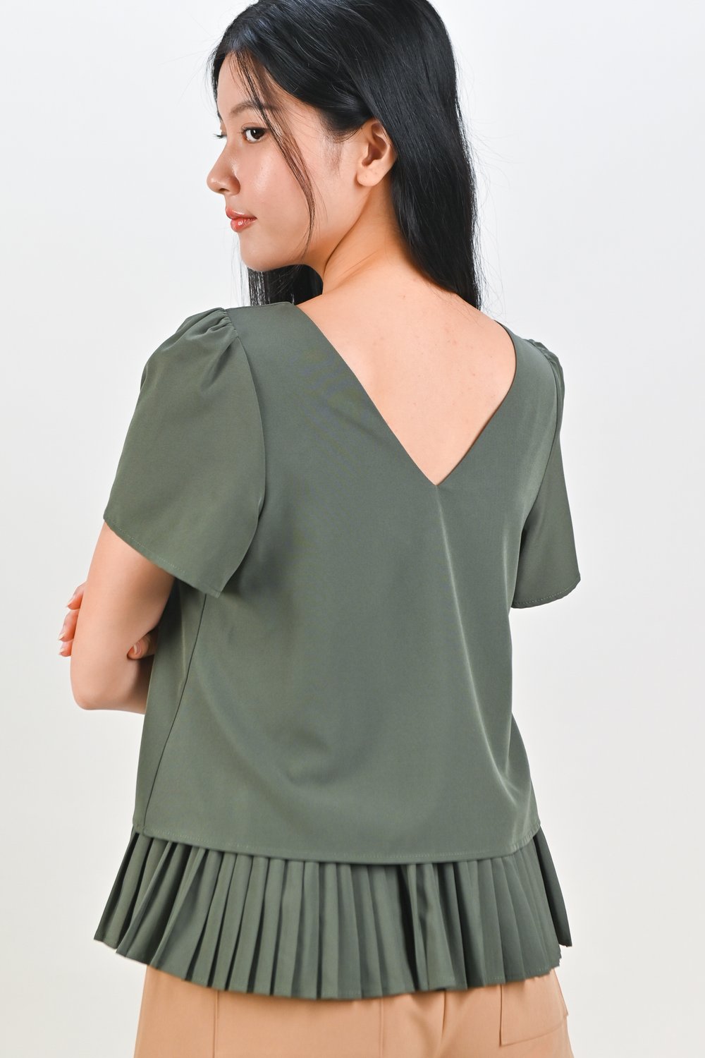 MIRI SLEEVED PLEATED-LAYER TOP IN GREEN