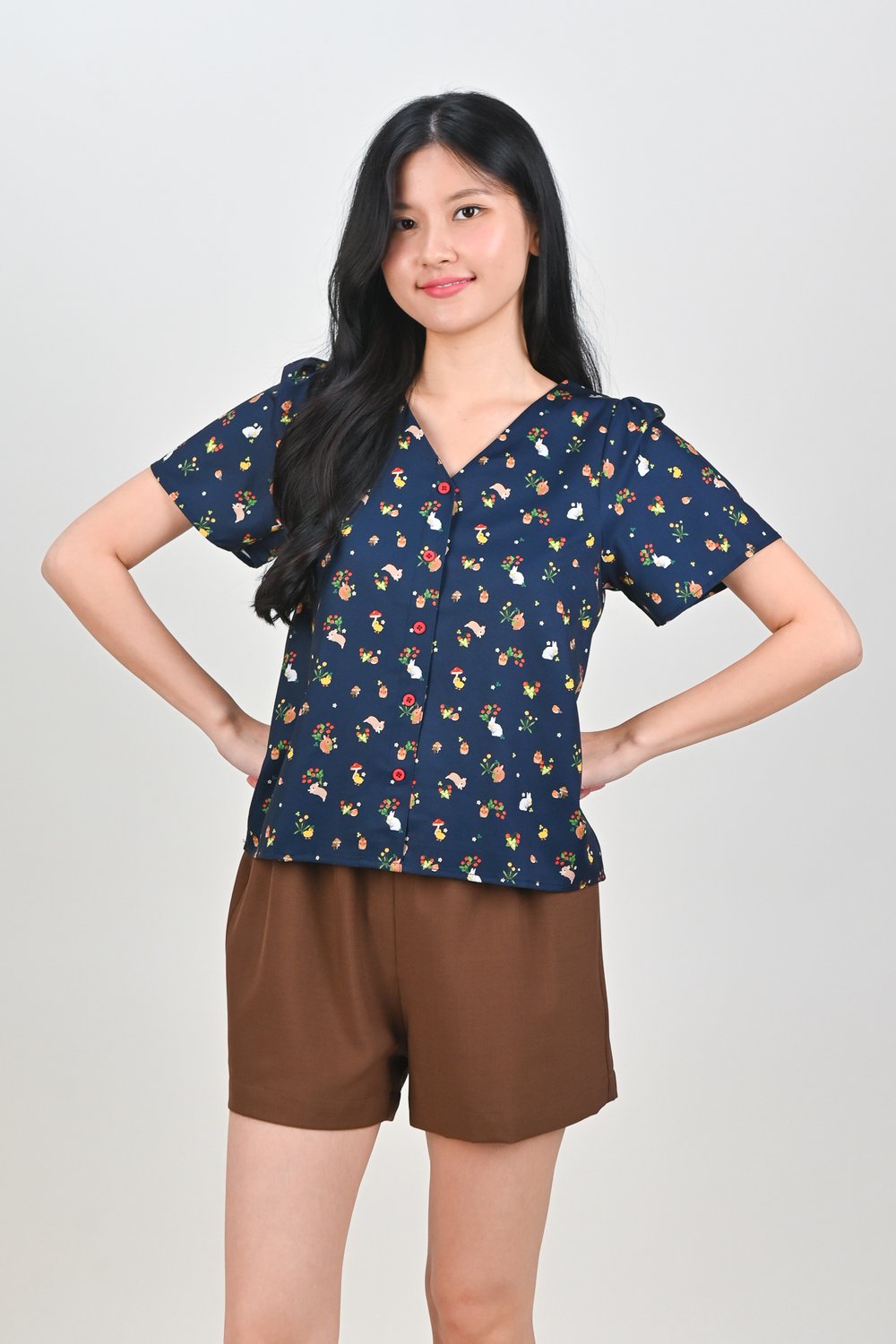 GENTLE GARDENS SLEEVED BUTTON TOP