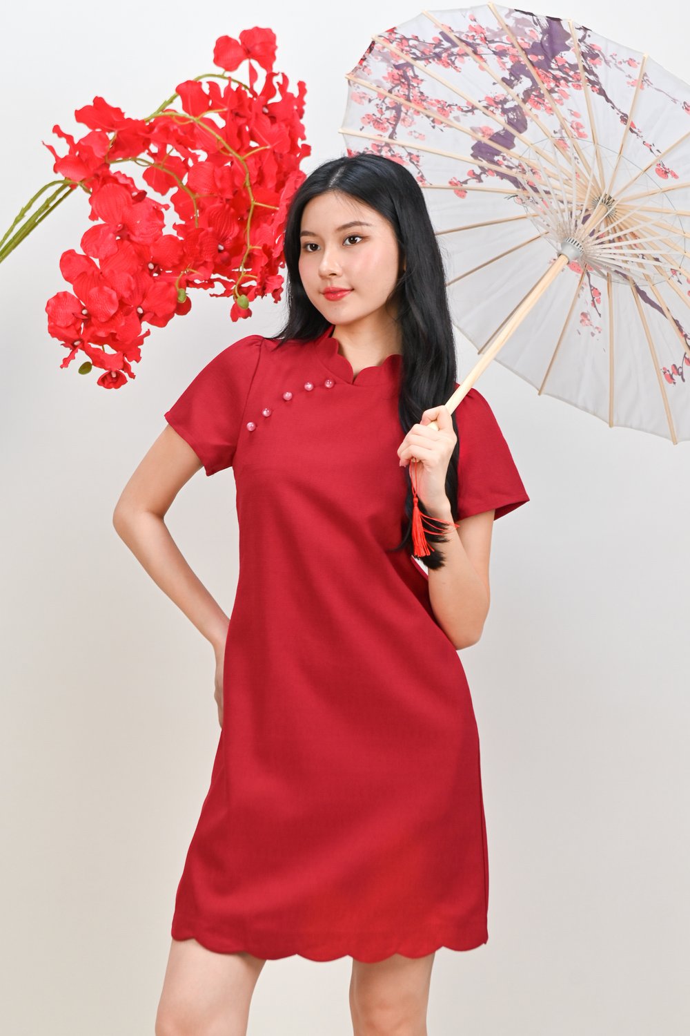 YANLI SLEEVED SCALLOP CHEONGSAM DRESS IN RED