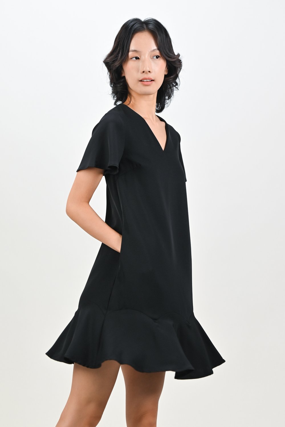 VANA SLEEVED SCALLOP-FLOUNCE DRESS IN BLACK