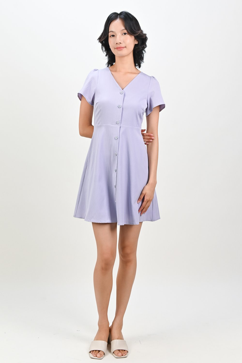 SASHA SLEEVED FLOWER-BUTTON DRESS IN LILAC
