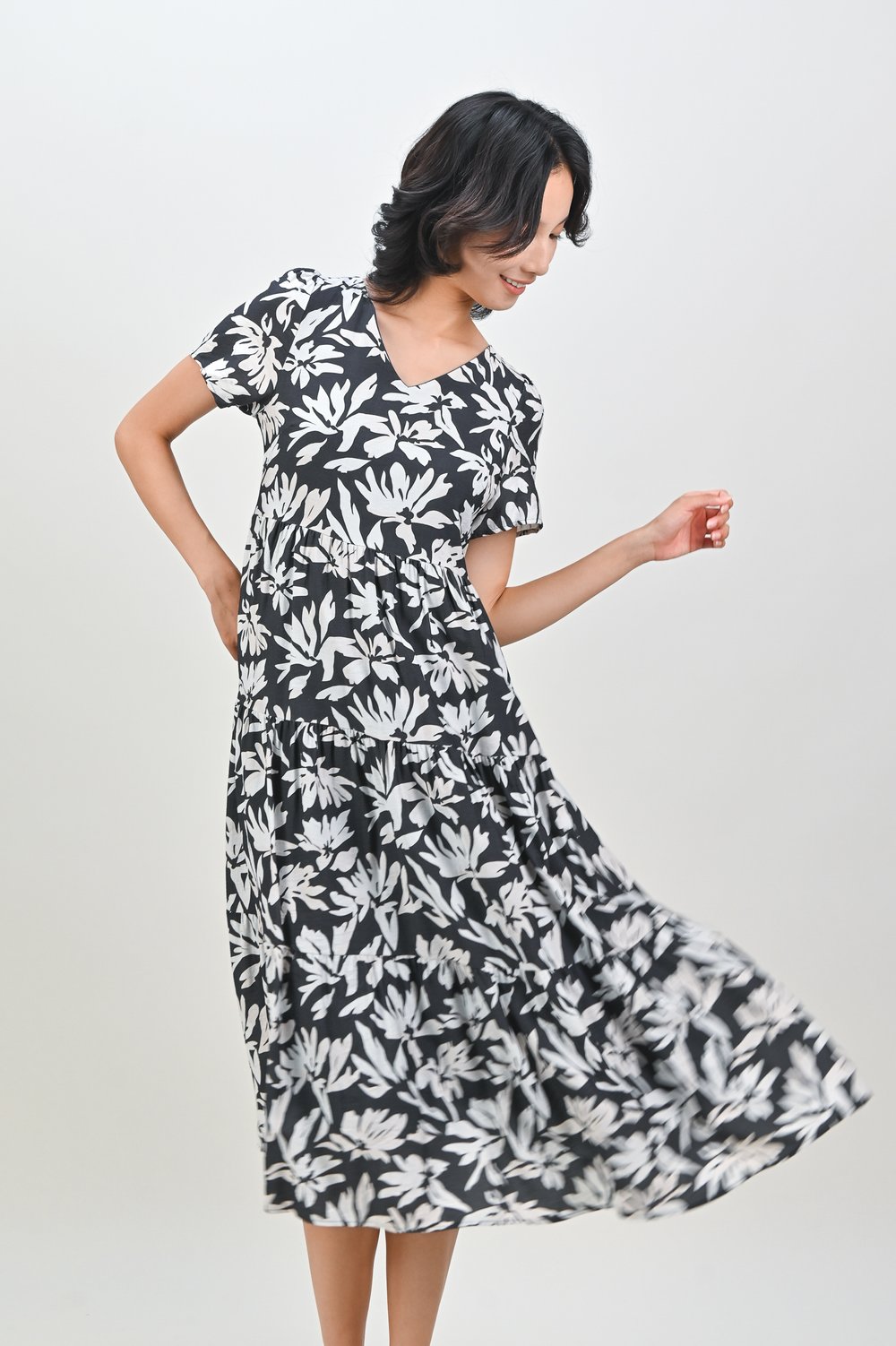 FAYARA GUNMETAL V-NECK SLEEVED TIERED MIDAXI DRESS