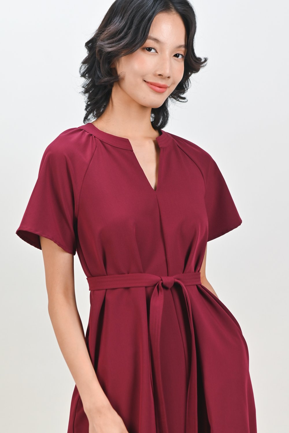 LUMINA V-NECK SLEEVED MIDI DRESS IN WINE