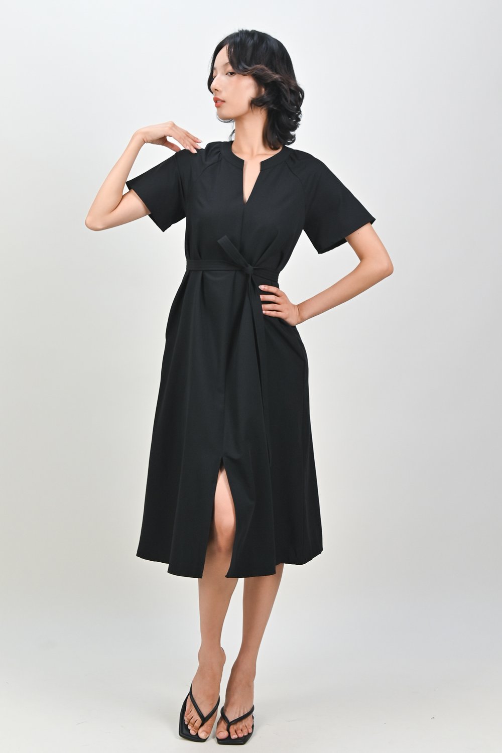LUMINA V-NECK SLEEVED MIDI DRESS IN BLACK