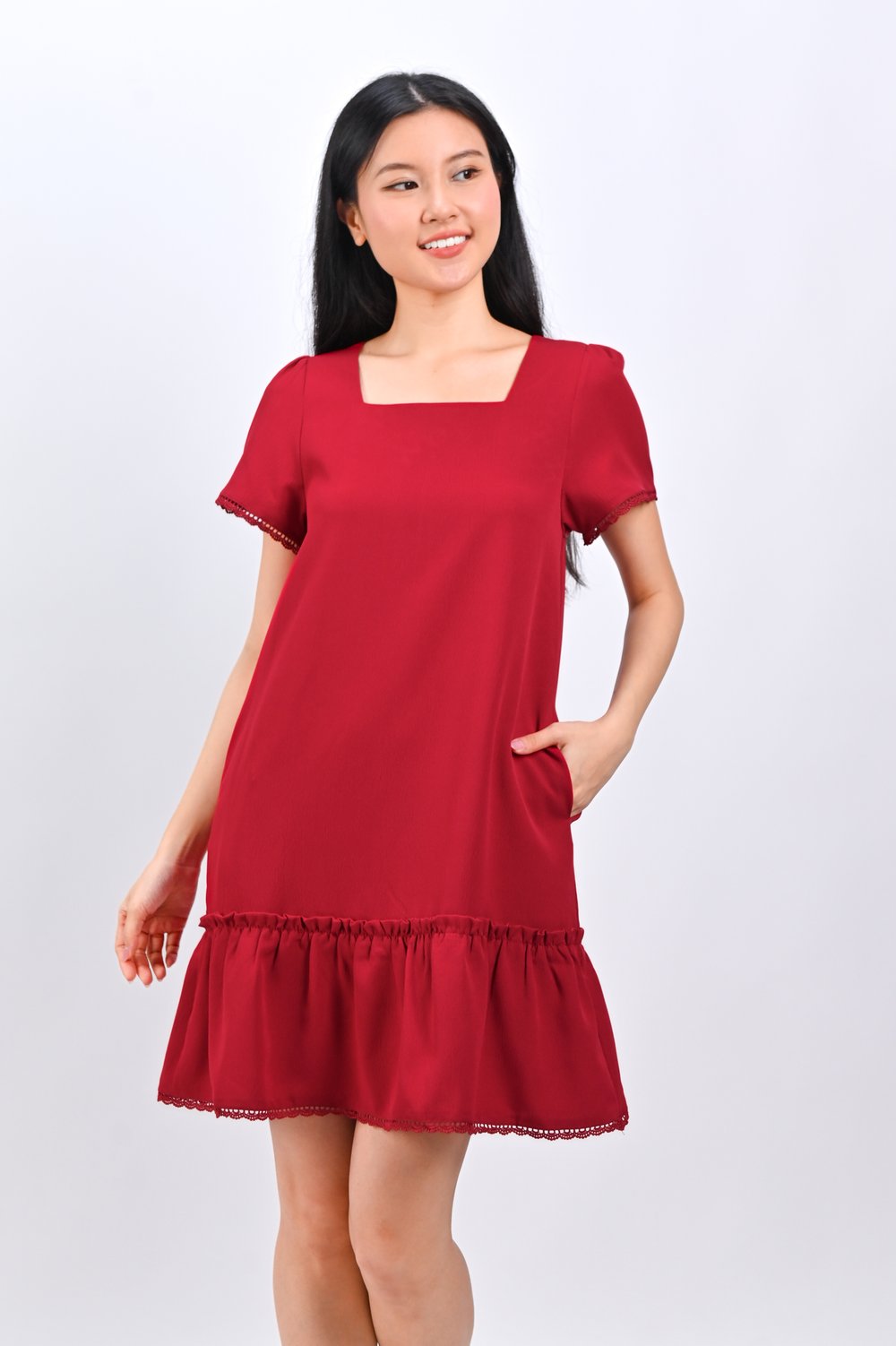 SABBY SQUARE-NECK SLEEVED DROPWAIST DRESS IN RED