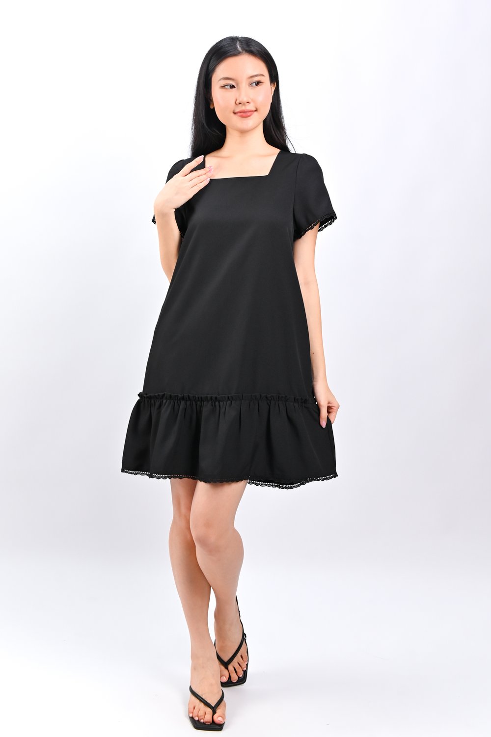 SABBY SQUARE-NECK SLEEVED DROPWAIST DRESS IN BLACK