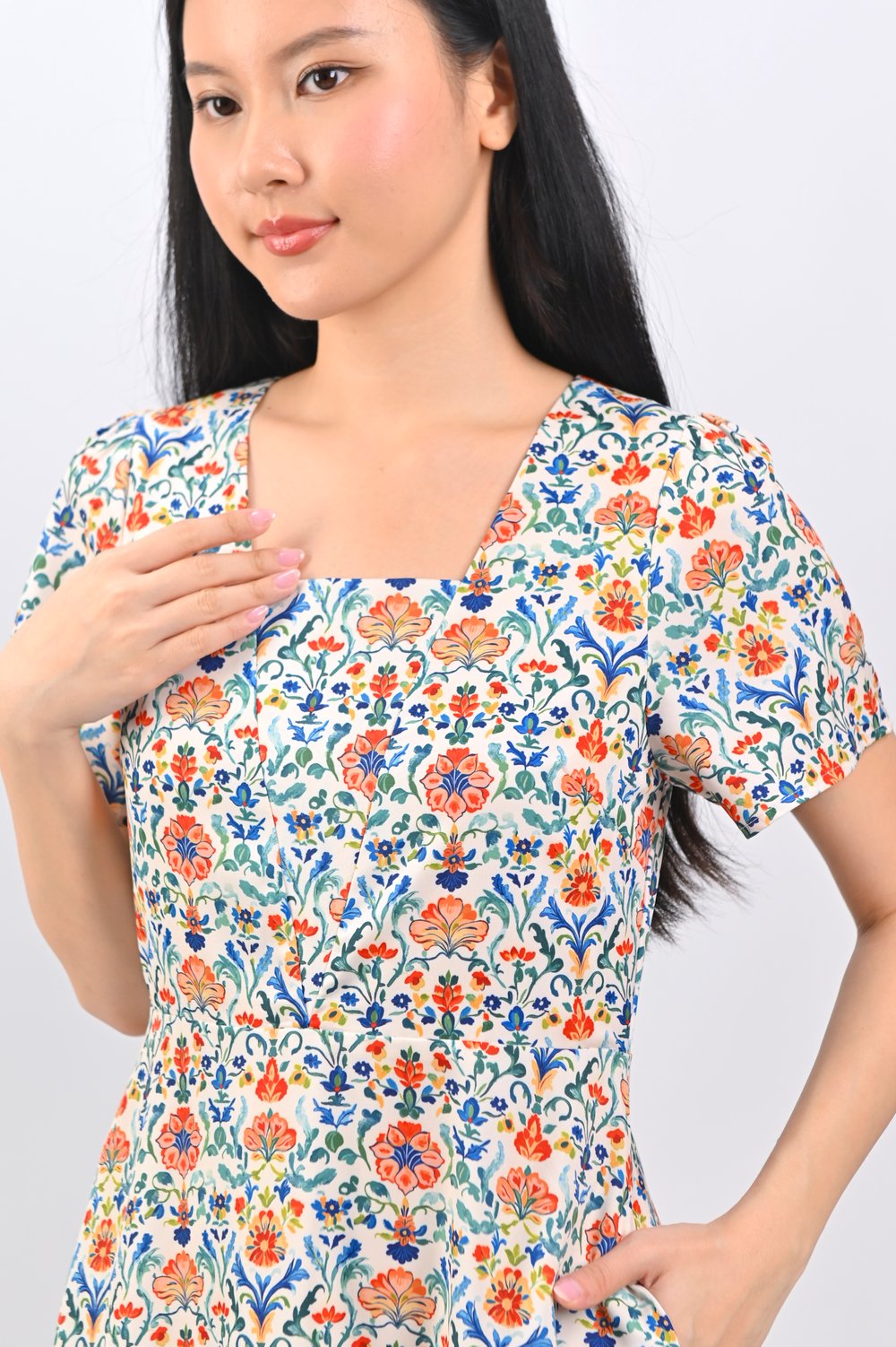 ELINDRA ORIENTAL BLOOMS SLEEVED PANELLED DRESS