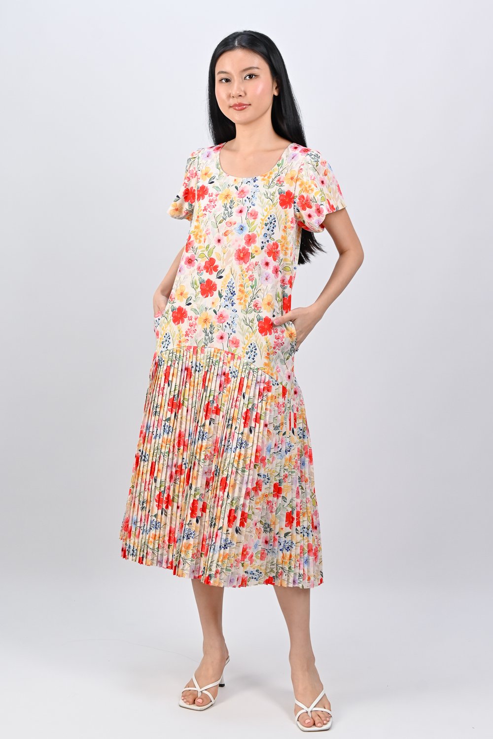 MAREVIA SLEEVED CURVED-PLEAT DRESS IN VIBRANT FLORAL