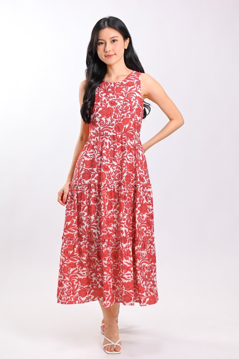 MARGOT SLEEVELESS TIERED DRESS IN RED ABSTRACT