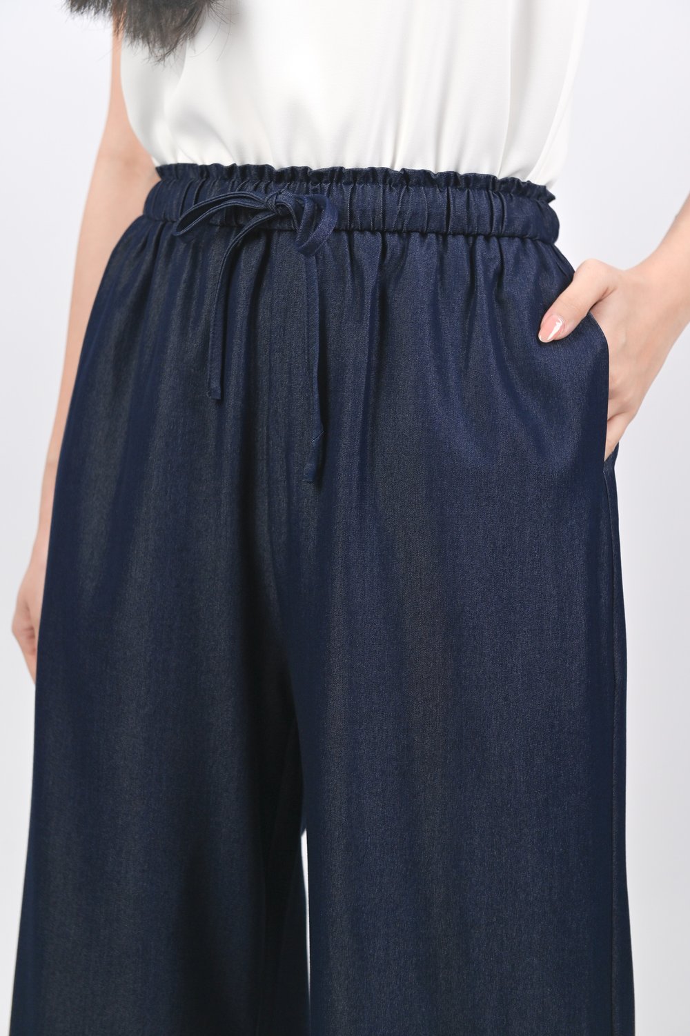 JYUN DENIM-LOOK DRAWSTRING PANTS IN DARK-WASH