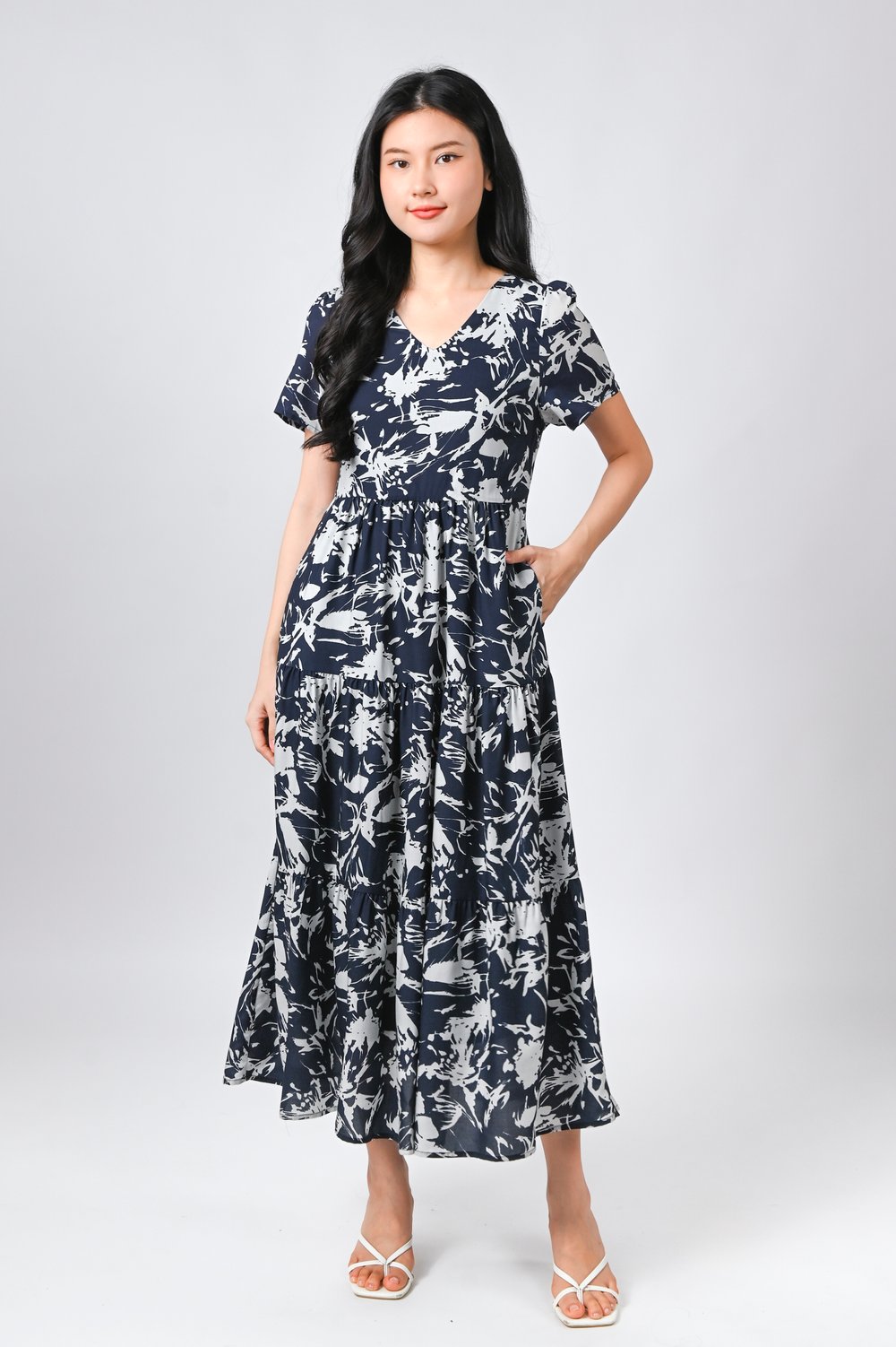 MIDNIGHT BRUSH V-NECK SLEEVED TIERED MIDAXI DRESS