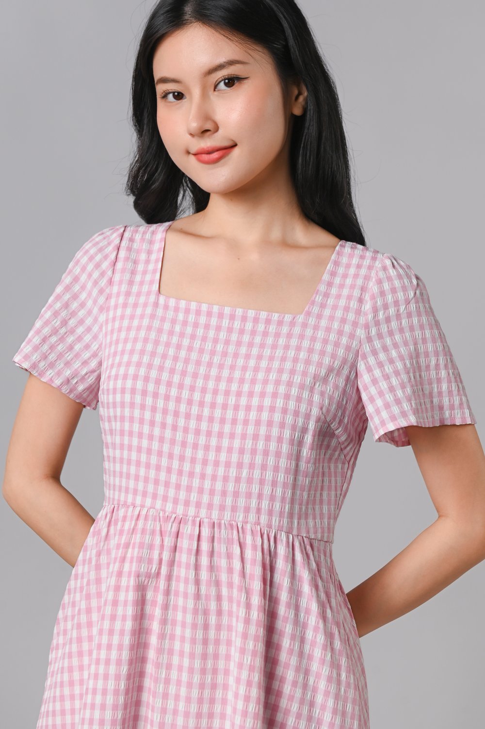 PENELOPE GINGHAM SQUARE-NECK SLEEVED DRESS IN PINK