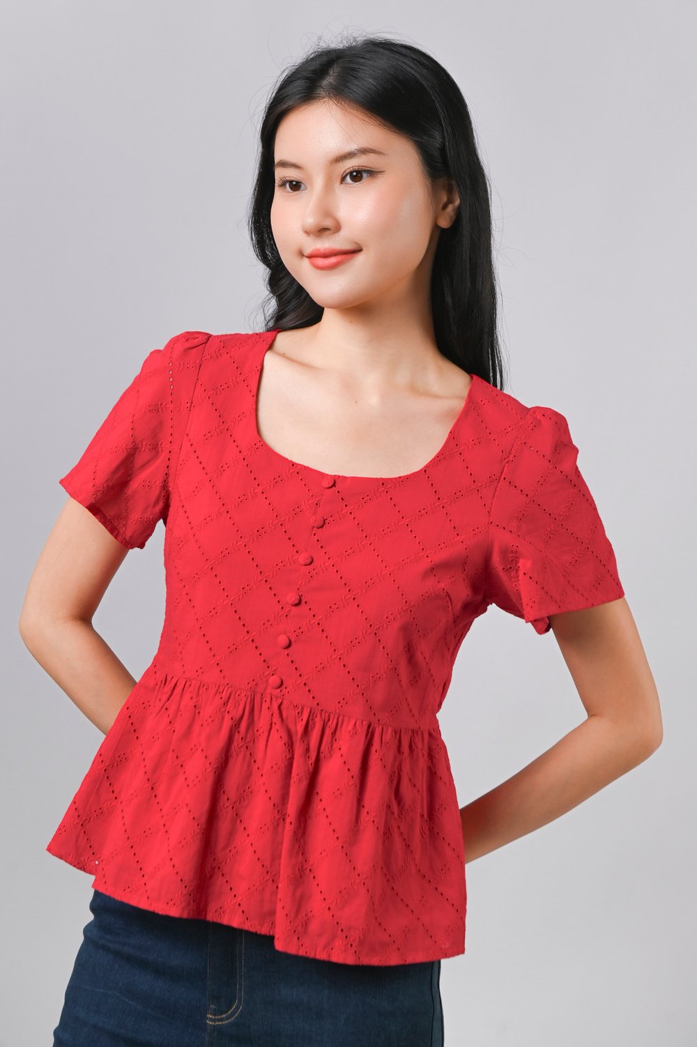 SERAPH EYELET SCOOP-NECK PEPLUM TOP IN RED