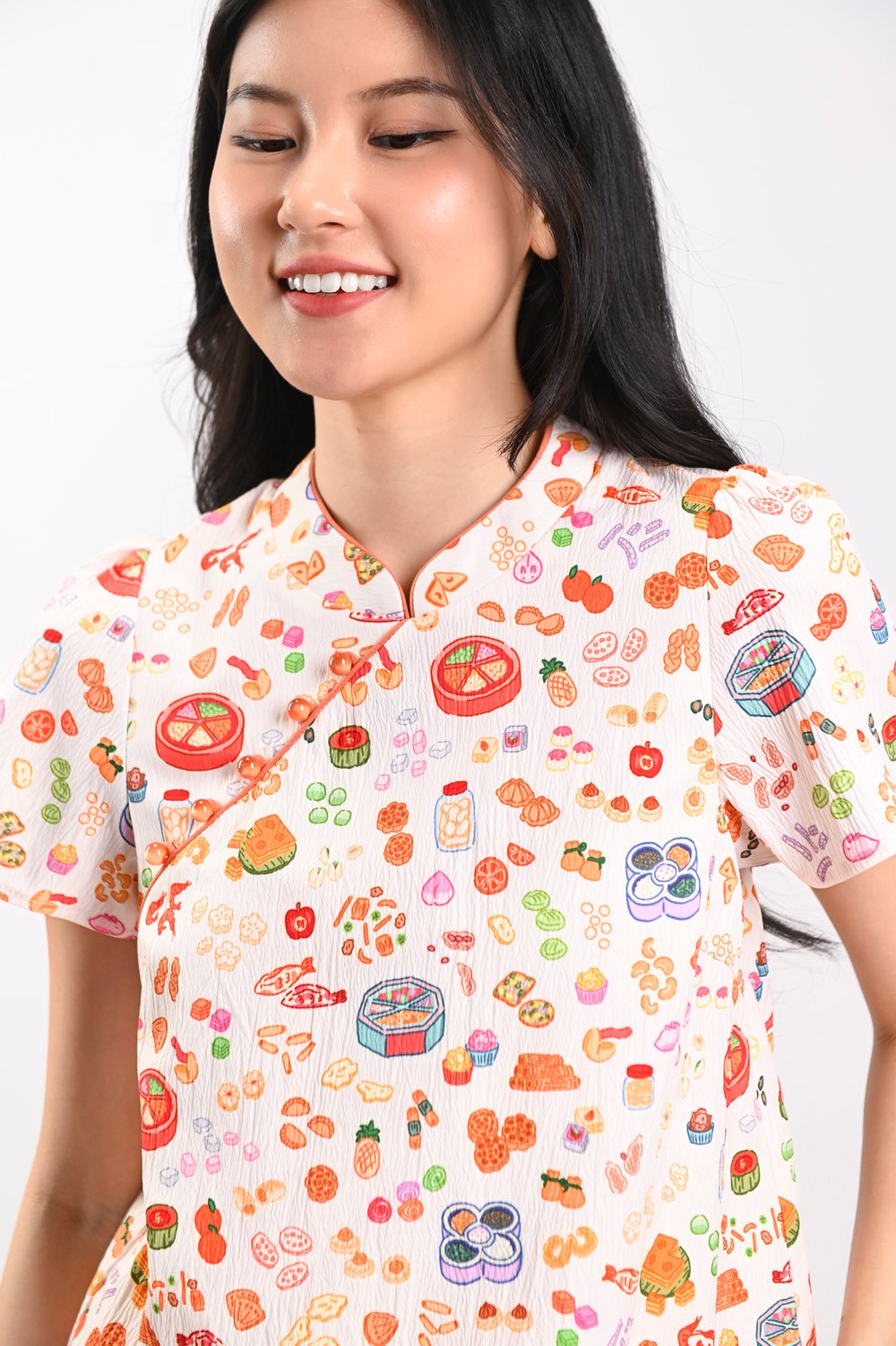 SNACKTACULAR SLEEVED CHEONGSAM TOP