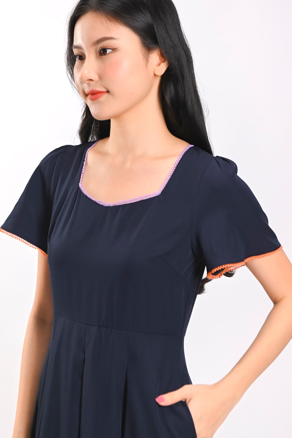 LAUREN TRIMMING SLEEVED MIDI DRESS IN NAVY