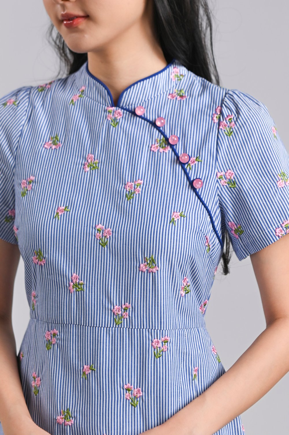 MINXUAN EMB. CHEONGSAM DRESS IN BLUE STRIPES