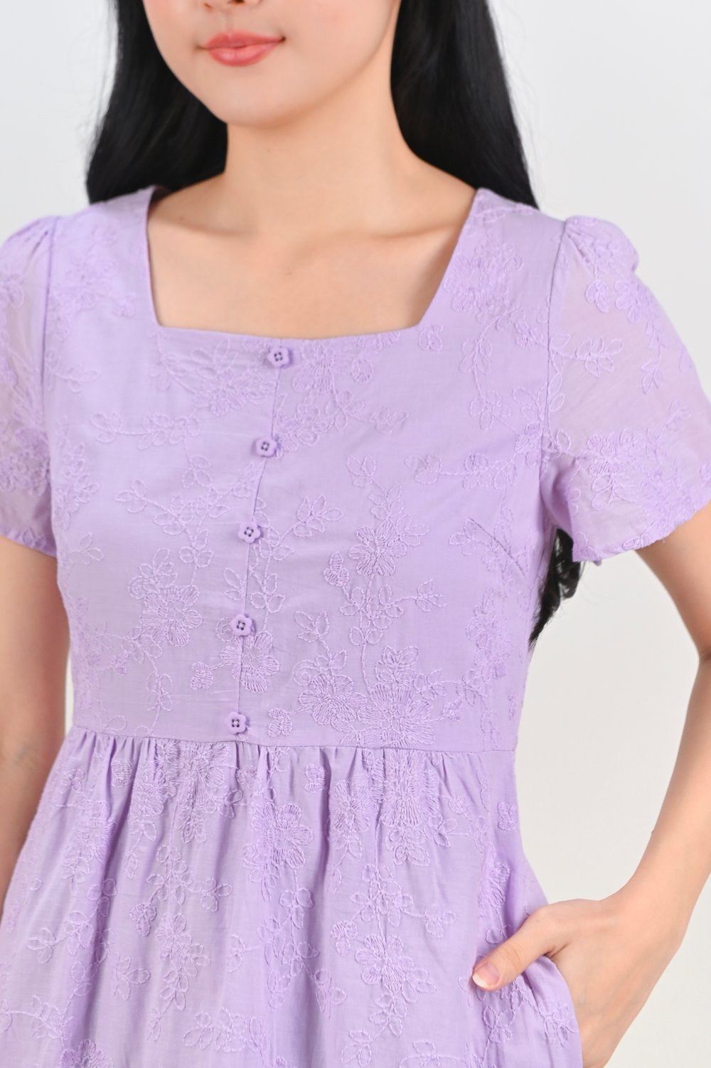 XANTHE EMB. BUTTON BABYDOLL DRESS IN LILAC
