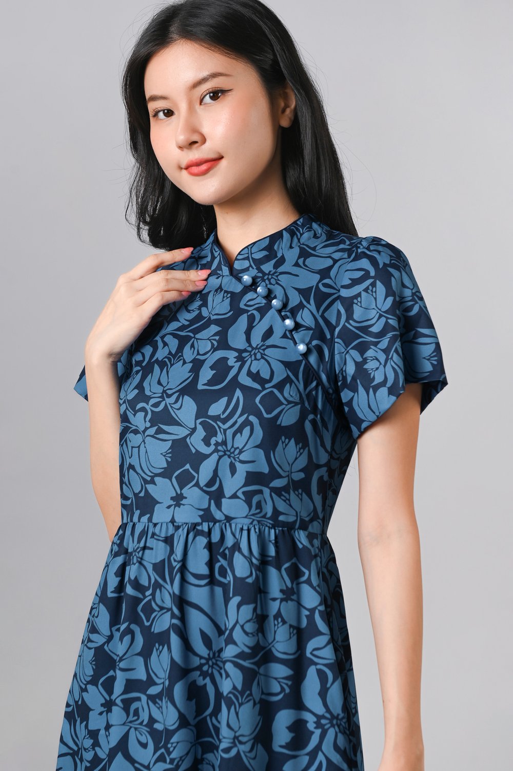 MINRU BLUE FLORAL SLEEVED CHEONGSAM DRESS